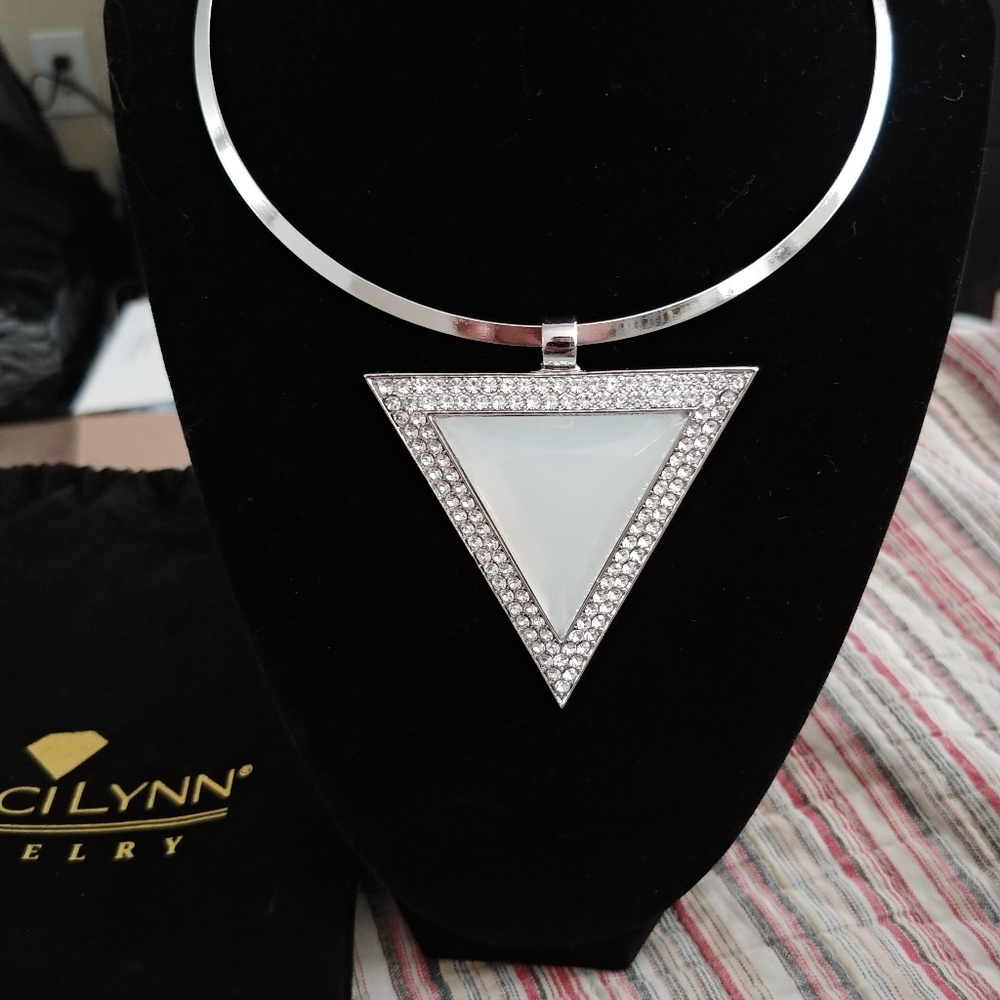 Bravo Necklace